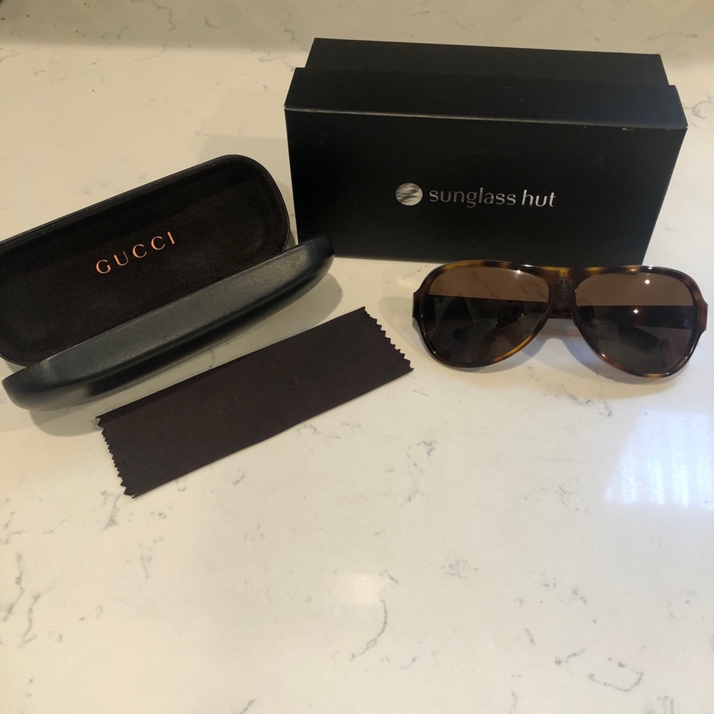 Authentic Gucci sunglasses - Picture 8 of 8